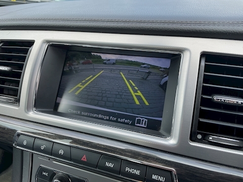 2.2d Luxury Saloon 4dr Diesel Auto Euro 5 (s/s) (163 ps)