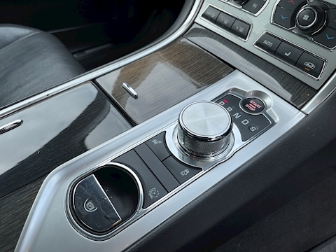 2.2d Luxury Saloon 4dr Diesel Auto Euro 5 (s/s) (163 ps)