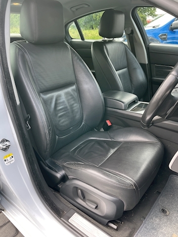 2.2d Luxury Saloon 4dr Diesel Auto Euro 5 (s/s) (163 ps)