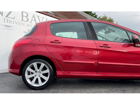 1.6 e-HDi Active Hatchback 5dr Diesel Manual Euro 5 (s/s) (112 ps)