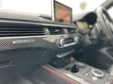 Audi RS4 AVANT 2.9 TFSI V6 Carbon Edition Estate 5dr Petrol Tiptronic quattro Euro 6 (s/s) (450 ps)