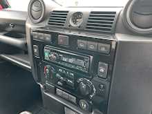 Land Rover Defender 902.4 TDCi County Hard Top 3dr Diesel Manual 4WD Euro 4 (122 bhp)