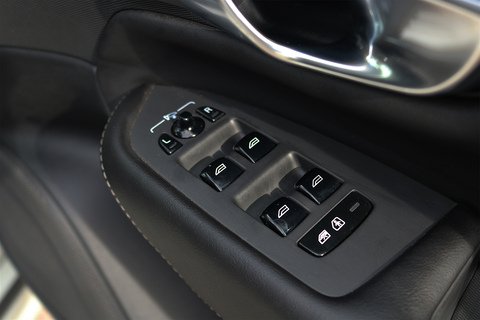 2.0 B5 MHEV Inscription Pro SUV 5dr Petrol Hybrid Auto 4WD Euro 6 (s/s) (250 ps)