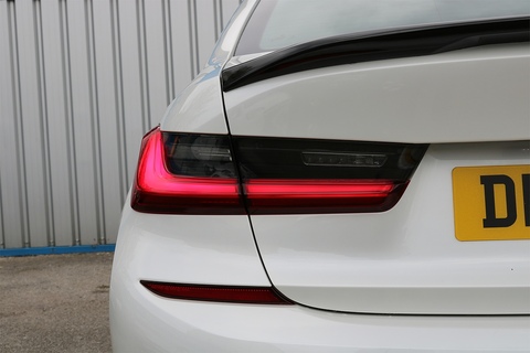 2.0 330e 12kWh M Sport Saloon 4dr Petrol Plug-in Hybrid Auto Euro 6 (s/s) (292 ps)