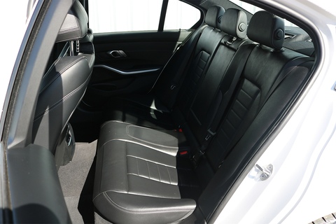 2.0 330e 12kWh M Sport Saloon 4dr Petrol Plug-in Hybrid Auto Euro 6 (s/s) (292 ps)