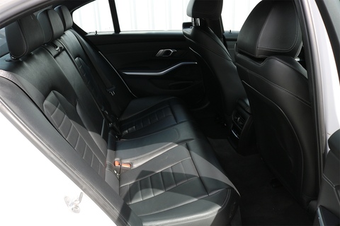 2.0 330e 12kWh M Sport Saloon 4dr Petrol Plug-in Hybrid Auto Euro 6 (s/s) (292 ps)