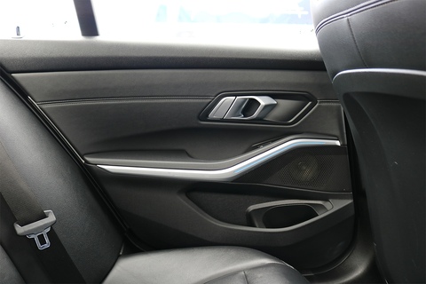 2.0 330e 12kWh M Sport Saloon 4dr Petrol Plug-in Hybrid Auto Euro 6 (s/s) (292 ps)