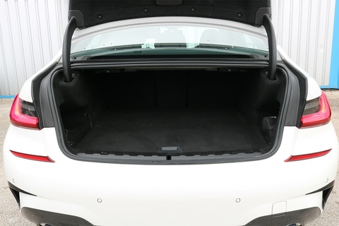 2.0 330e 12kWh M Sport Saloon 4dr Petrol Plug-in Hybrid Auto Euro 6 (s/s) (292 ps)