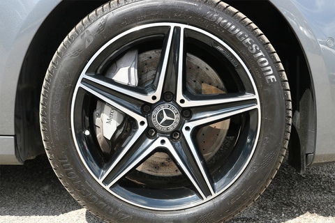 2.0 E300de 13.5kWh AMG Line Estate 5dr Diesel Plug-in Hybrid G-Tronic+ Euro 6 (s/s) (306 ps)