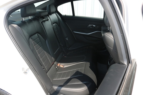 2.0 330e 12kWh M Sport Saloon 4dr Petrol Plug-in Hybrid Auto Euro 6 (s/s) (292 ps)