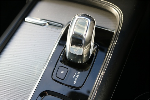 2.0h T8 Twin Engine 10.4kWh R-Design SUV 5dr Petrol Plug-in Hybrid Auto 4WD Euro 6 (s/s) (407 ps)