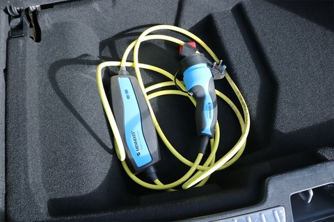 2.0h T8 Twin Engine 10.4kWh R-Design SUV 5dr Petrol Plug-in Hybrid Auto 4WD Euro 6 (s/s) (407 ps)