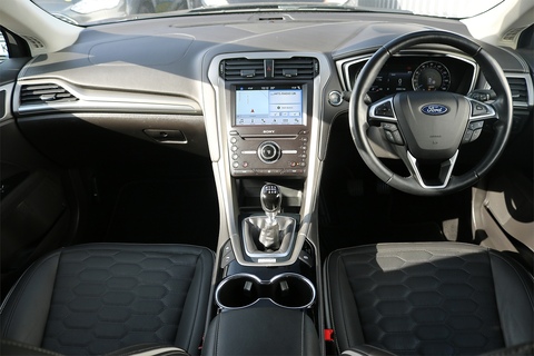 2.0 TDCi Duratorq Vignale Hatchback 5dr Diesel Manual Euro 6 (s/s) (180 ps)