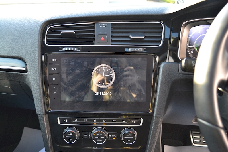 Volkswagen Golf R Tsi 4Motion Dsg Hatchback 2.0 Semi Auto Petrol