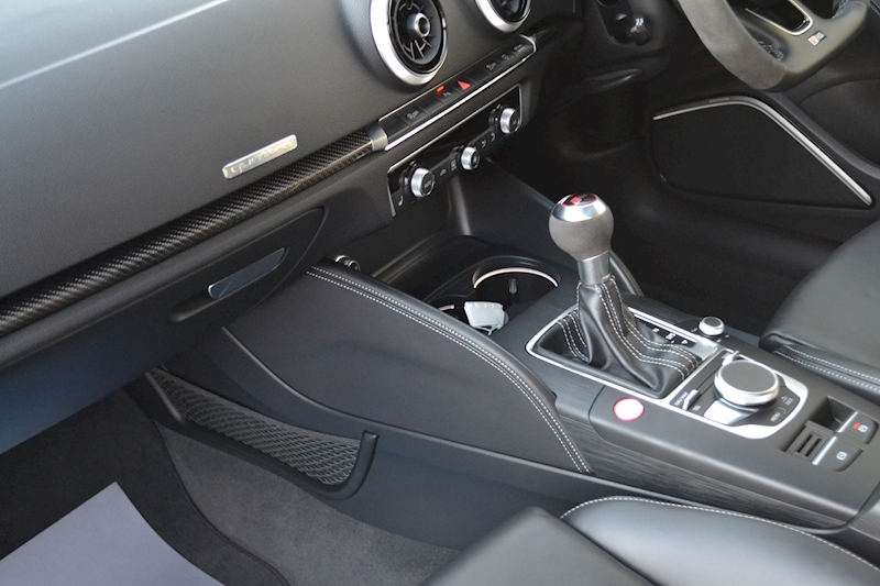 Audi RS3 Sportback 2.5TFSi Quattro  Hatchback 2.5 S Tronic Petrol