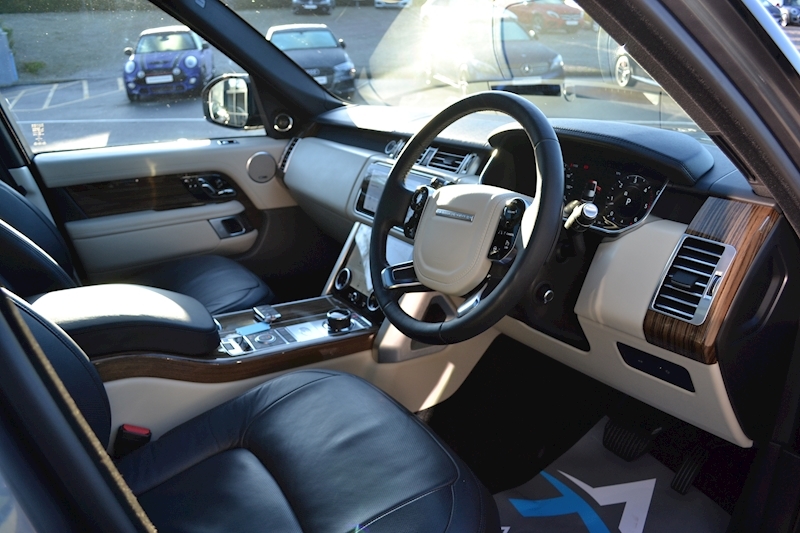 Land Rover Range Rover Sdv8 Vogue Se Estate 4.4 Automatic Diesel