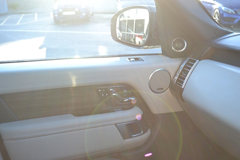 Land Rover Range Rover Sdv8 Vogue Se Estate 4.4 Automatic Diesel