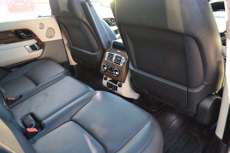 Land Rover Range Rover Sdv8 Vogue Se Estate 4.4 Automatic Diesel