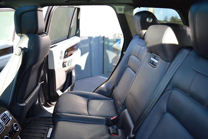 Land Rover Range Rover Sdv8 Vogue Se Estate 4.4 Automatic Diesel