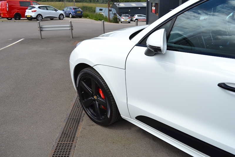 Porsche Macan GTS 3.0 5dr SUV PDK Petrol