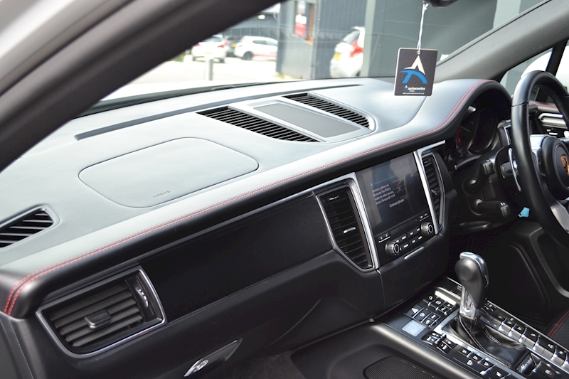 Porsche Macan GTS 3.0 5dr SUV PDK Petrol