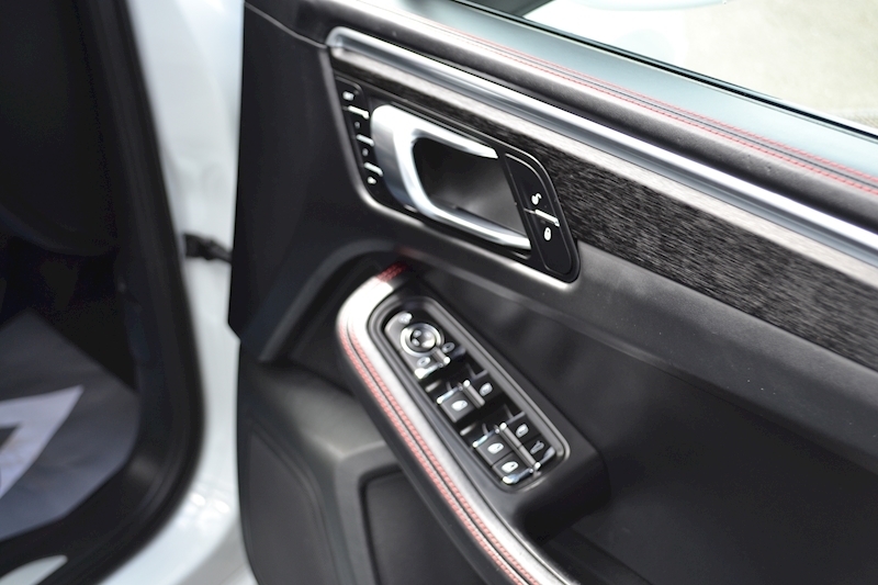 Porsche Macan GTS 3.0 5dr SUV PDK Petrol