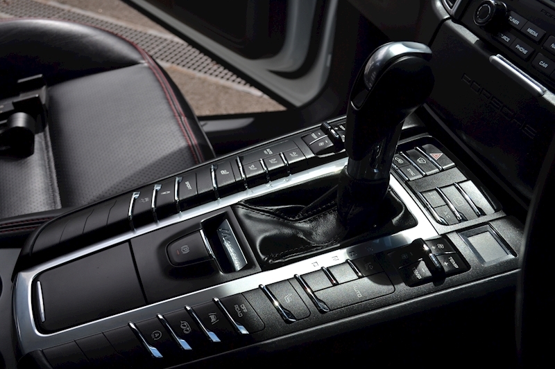 Porsche Macan GTS 3.0 5dr SUV PDK Petrol