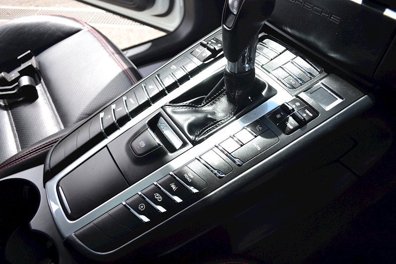 Porsche Macan GTS 3.0 5dr SUV PDK Petrol