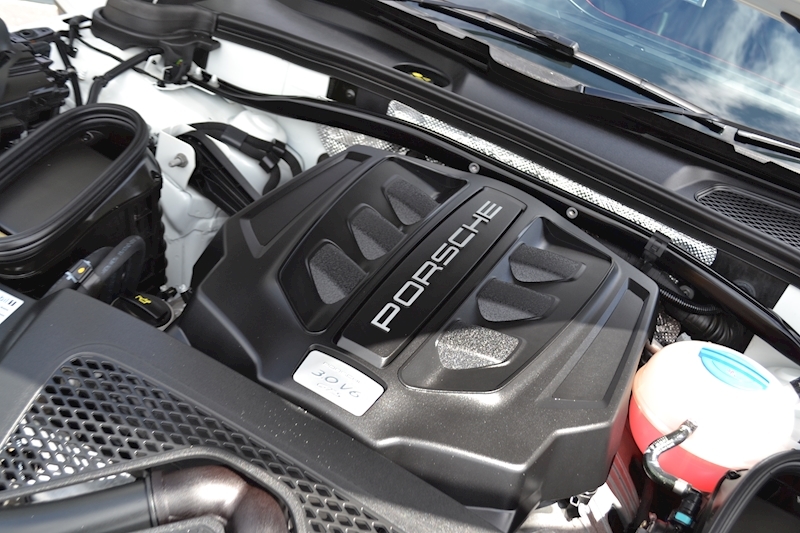 Porsche Macan GTS 3.0 5dr SUV PDK Petrol