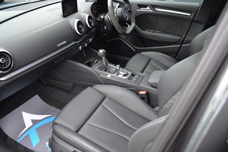 Audi RS3 2.5 TFSI Sportback 5dr Petrol S Tronic quattro (s/s) (400 ps) 2.5 5dr Sportback S Tronic Petrol