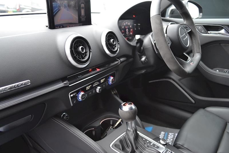 Audi RS3 2.5 TFSI Sportback 5dr Petrol S Tronic quattro (s/s) (400 ps) 2.5 5dr Sportback S Tronic Petrol