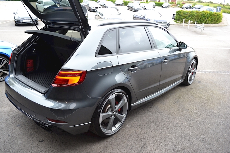 Audi RS3 2.5 TFSI Sportback 5dr Petrol S Tronic quattro (s/s) (400 ps) 2.5 5dr Sportback S Tronic Petrol