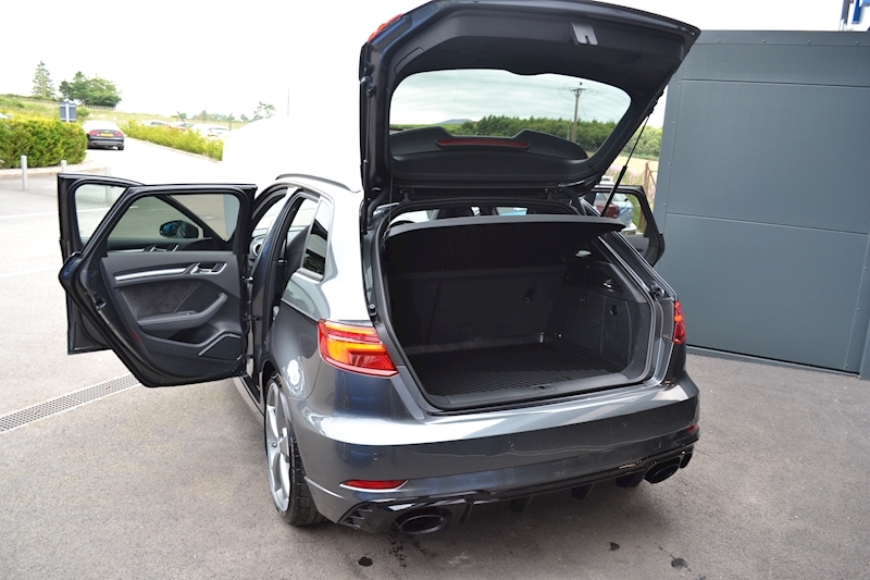 Audi RS3 2.5 TFSI Sportback 5dr Petrol S Tronic quattro (s/s) (400 ps) 2.5 5dr Sportback S Tronic Petrol