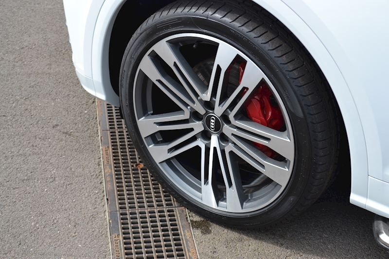 Audi SQ5 3.0 TFSI V6 SUV 5dr Petrol Tiptronic quattro (s/s) (354 ps) SUV 3.0 Tiptronic Petrol