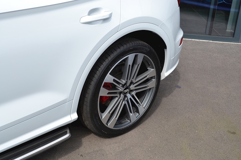 Audi SQ5 3.0 TFSI V6 SUV 5dr Petrol Tiptronic quattro (s/s) (354 ps) SUV 3.0 Tiptronic Petrol