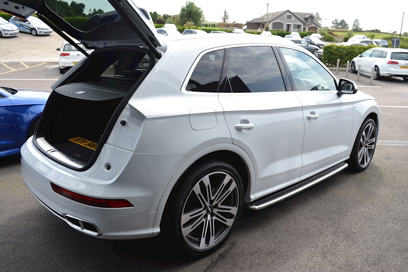 Audi SQ5 3.0 TFSI V6 SUV 5dr Petrol Tiptronic quattro (s/s) (354 ps) SUV 3.0 Tiptronic Petrol