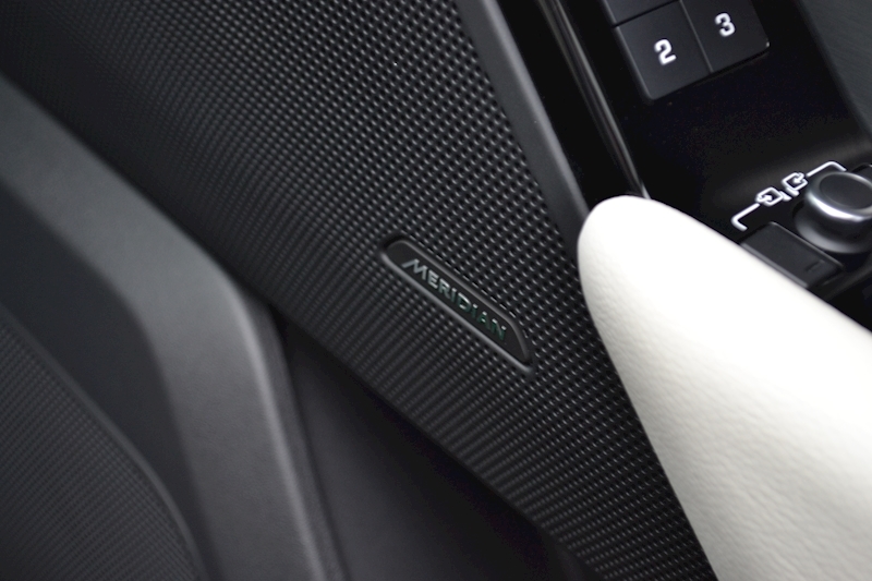 Land Rover Range Rover Velar R-Dynamic S 2.0 5dr SUV Auto Diesel