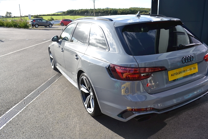 Audi A4 Rs 4 Tfsi Quattro Carbon Edition Estate 2.9 Automatic Petrol