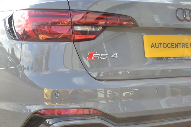 Audi A4 Rs 4 Tfsi Quattro Carbon Edition Estate 2.9 Automatic Petrol