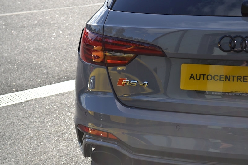 Audi A4 Rs 4 Tfsi Quattro Carbon Edition Estate 2.9 Automatic Petrol