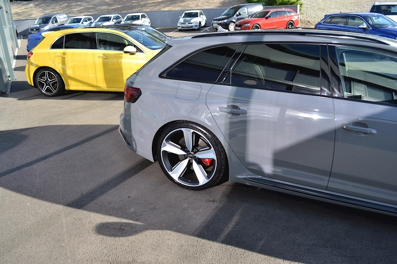 Audi A4 Rs 4 Tfsi Quattro Carbon Edition Estate 2.9 Automatic Petrol