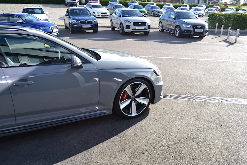 Audi A4 Rs 4 Tfsi Quattro Carbon Edition Estate 2.9 Automatic Petrol