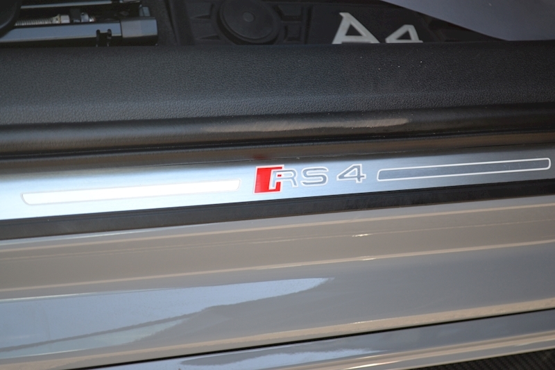 Audi A4 Rs 4 Tfsi Quattro Carbon Edition Estate 2.9 Automatic Petrol