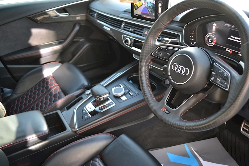 Audi A4 Rs 4 Tfsi Quattro Carbon Edition Estate 2.9 Automatic Petrol