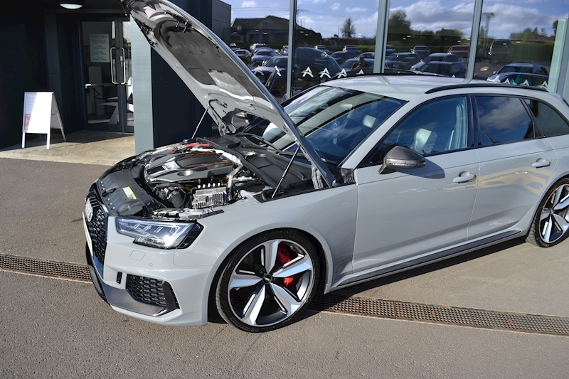 Audi A4 Rs 4 Tfsi Quattro Carbon Edition Estate 2.9 Automatic Petrol
