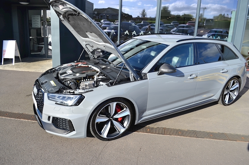 Audi A4 Rs 4 Tfsi Quattro Carbon Edition Estate 2.9 Automatic Petrol