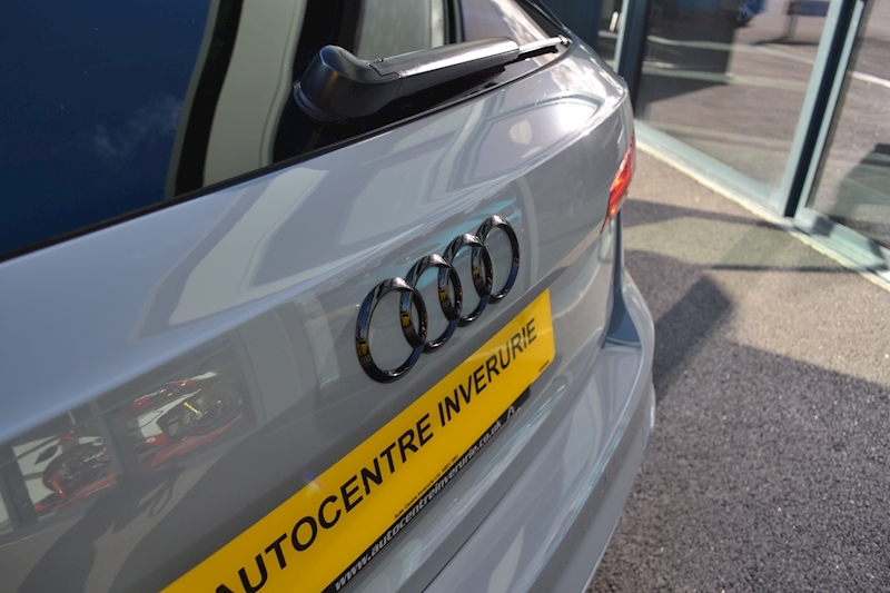 Audi A4 Rs 4 Tfsi Quattro Carbon Edition Estate 2.9 Automatic Petrol