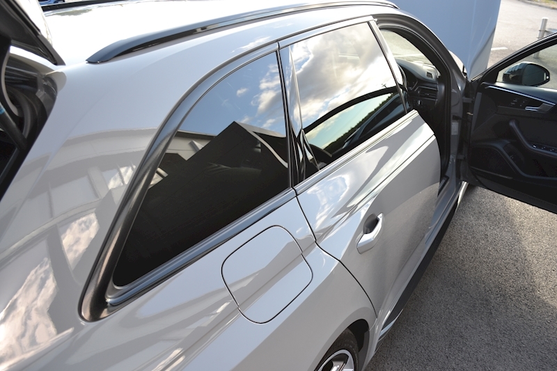Audi A4 Rs 4 Tfsi Quattro Carbon Edition Estate 2.9 Automatic Petrol