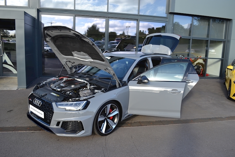 Audi A4 Rs 4 Tfsi Quattro Carbon Edition Estate 2.9 Automatic Petrol