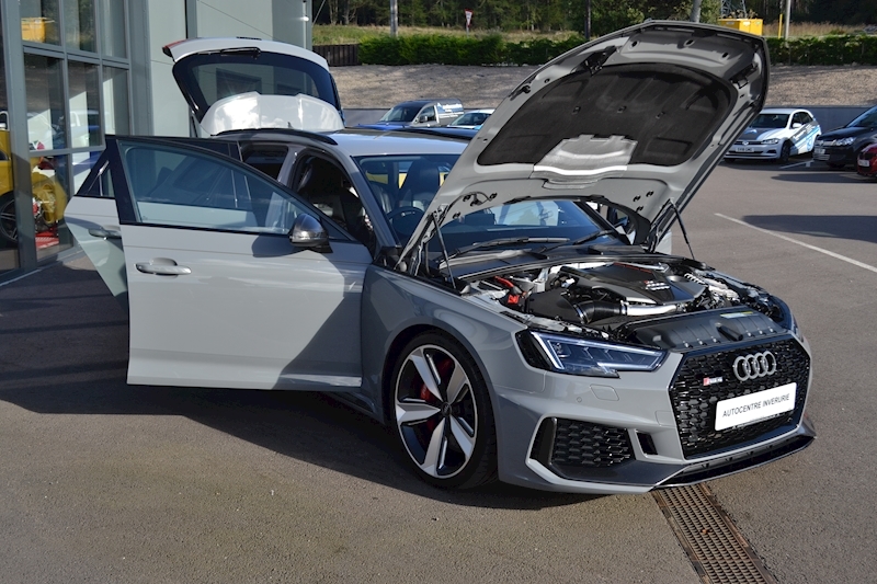 Audi A4 Rs 4 Tfsi Quattro Carbon Edition Estate 2.9 Automatic Petrol